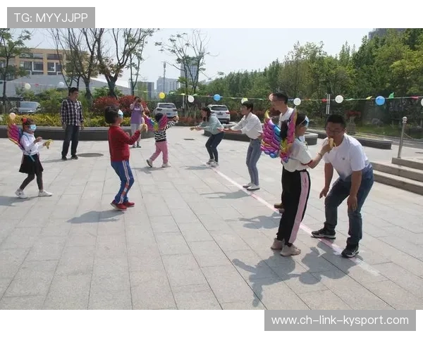 _家庭趣味运动日：亲子互动乐趣多_，家庭趣味运动会图片