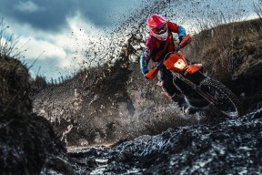 世界蛙泳高手划水周期全解析，蛙泳划水时发力技巧