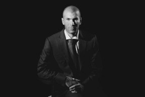 中超联赛中国女足晋级 球员配合默契提升，中超女足比赛